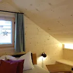 Ferienhaeuser Stiva Pintga